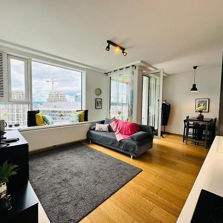 Apartments In Panorama City On 25Th Floor - Amazing View Close To Old Town ブラチスラヴァ エクステリア 写真