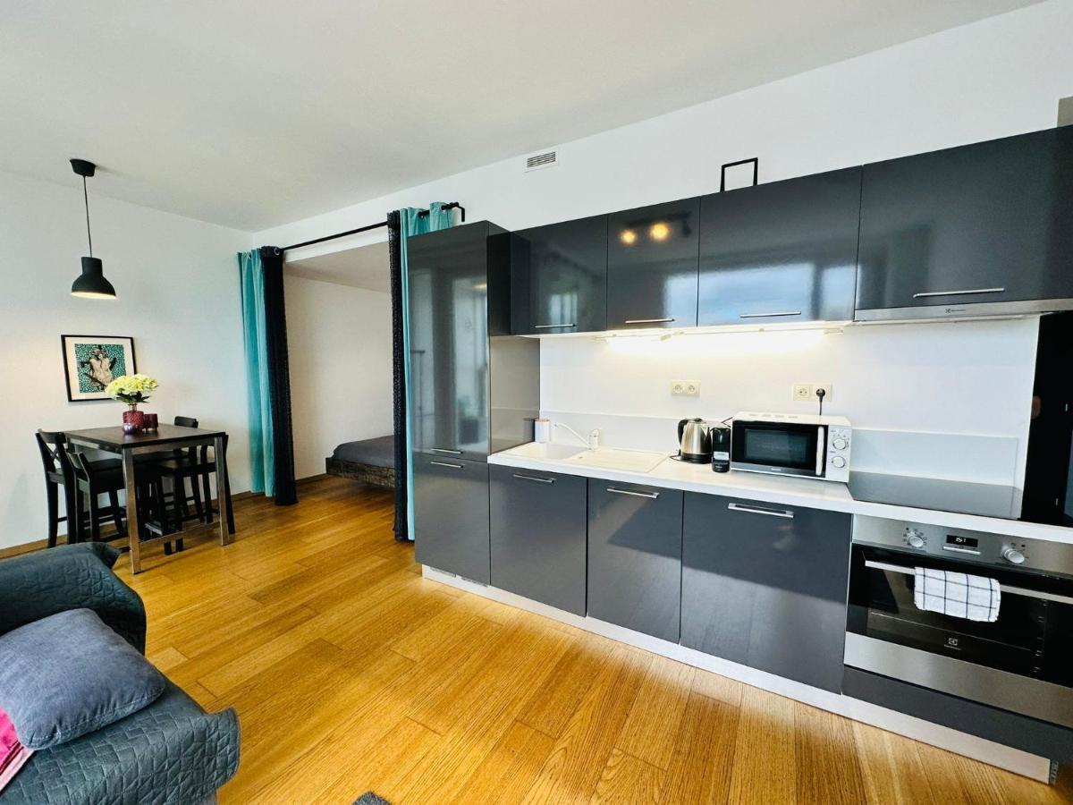 Apartments In Panorama City On 25Th Floor - Amazing View Close To Old Town ブラチスラヴァ エクステリア 写真