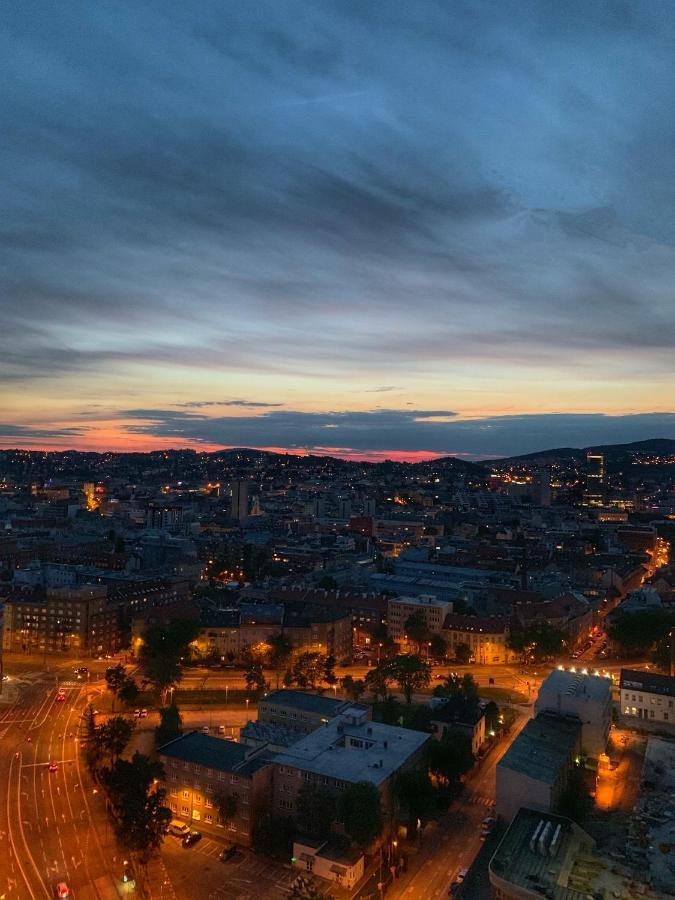 Apartments In Panorama City On 25Th Floor - Amazing View Close To Old Town ブラチスラヴァ エクステリア 写真